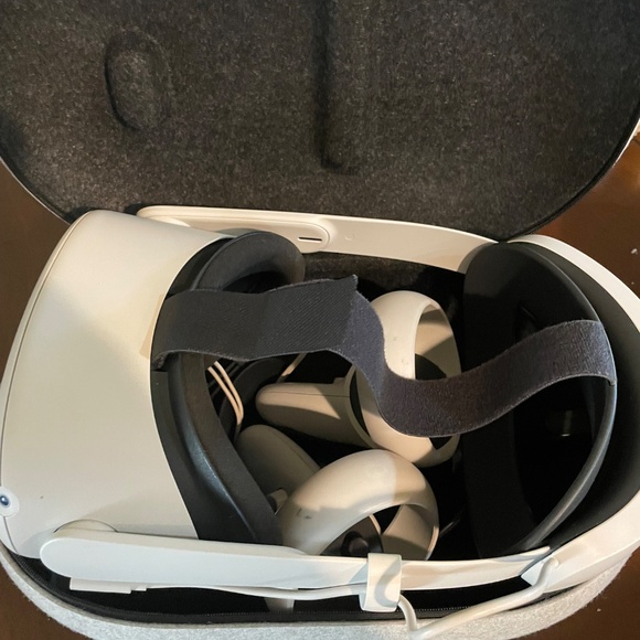 Oculus Quest 2 128gb Full Set + extra (ready to ship) - Picture 2 of 8